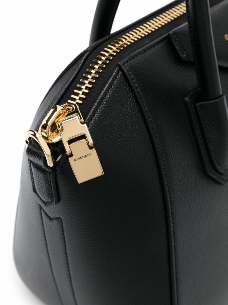 <strong>Givenchy </strong><br>Antigona Small Bag - Image 3