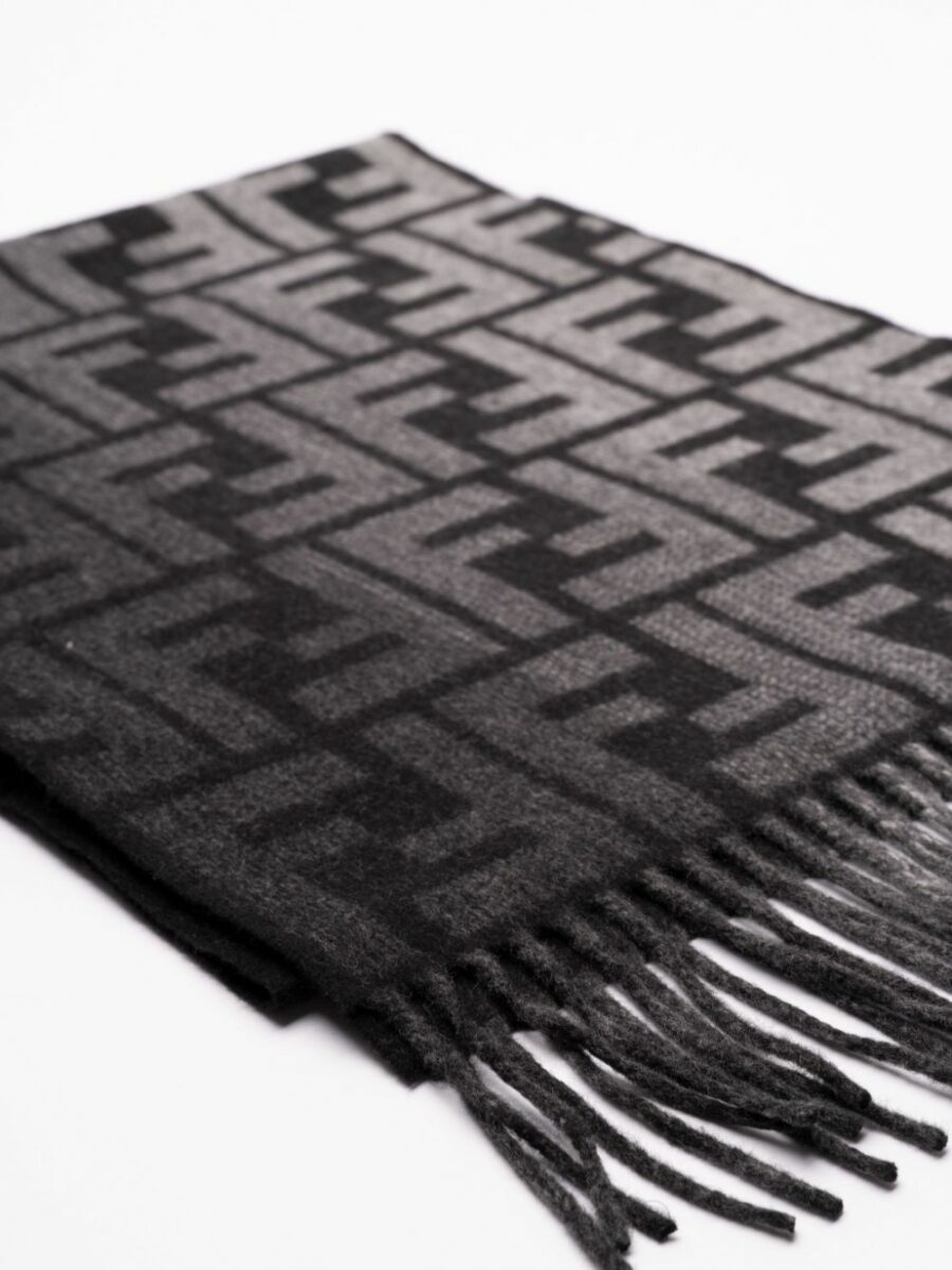 <strong>Fendi </strong><br>Ff 35X170 Scarf - Image 4